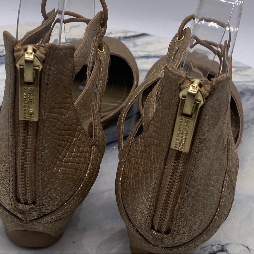 NWT Kenneth Cole Reaction gold wedges Size 7 M - Picture 4 of 11